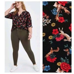 Torrid Women's Rayon Pullover Blouse Animal & Floral Long Sleeve‎ Black Red Sz 3